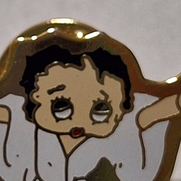 BETTY BOOP White Fur Coat Lapel/Hat Pin - Picture 9 of 12